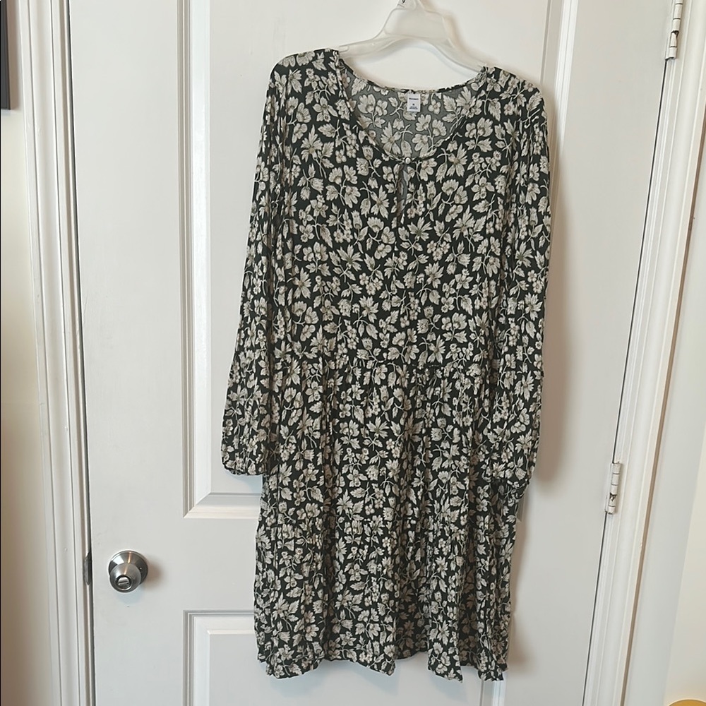 Old Navy Dark Green and Cream Floral Dress